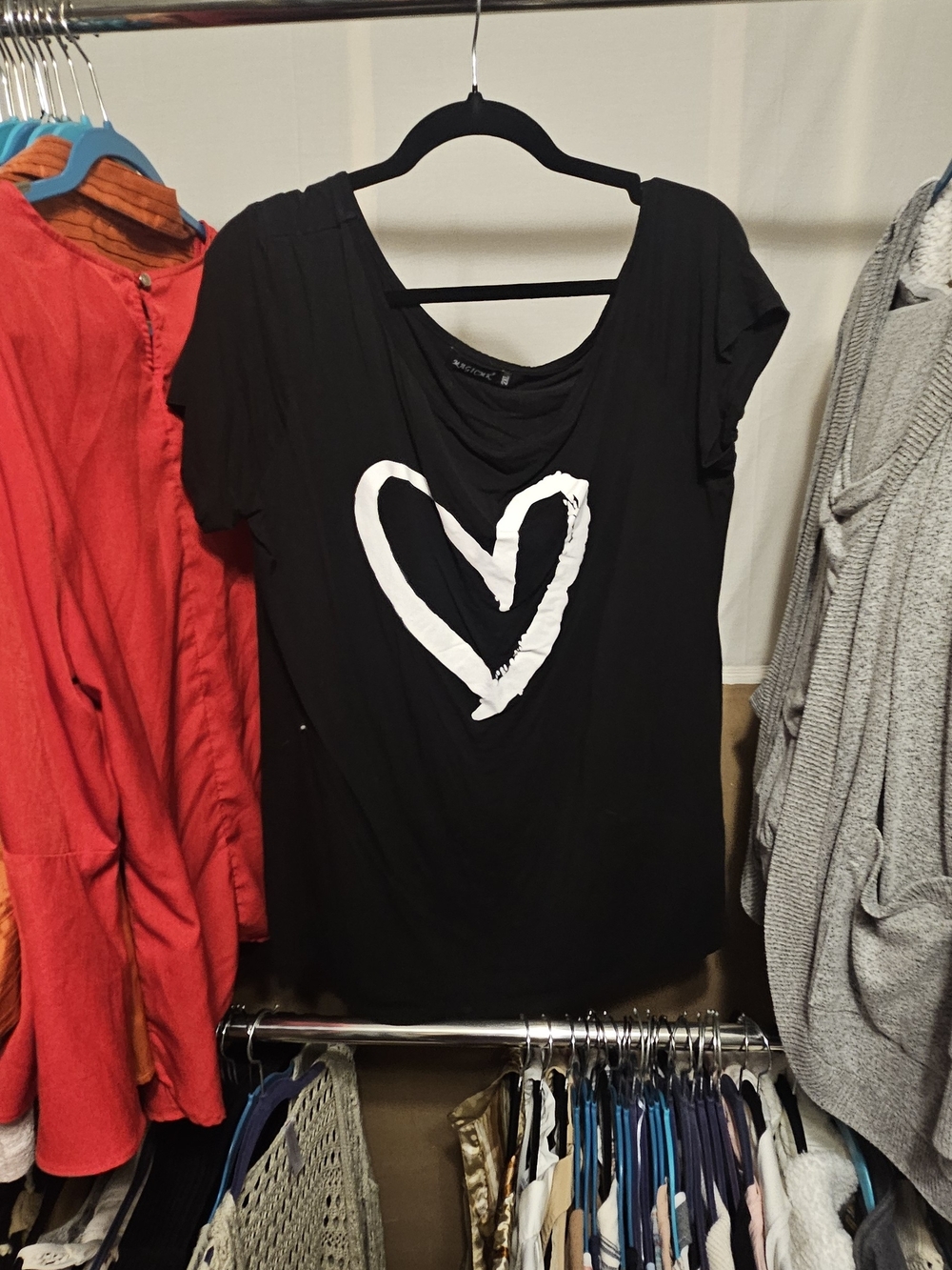 Short-Sleeve Tee with White Heart Graphic